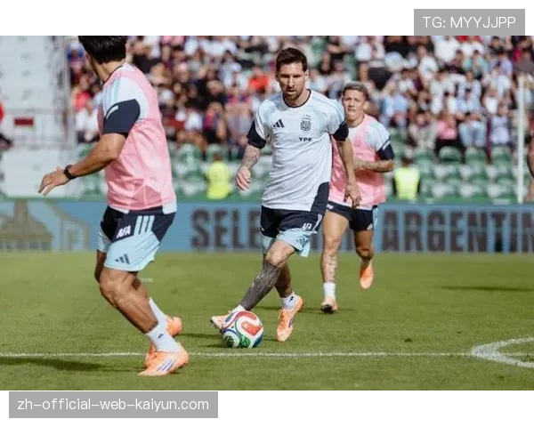 埃尔切传控体系热身赛崩盘 门将更替致防守漏洞频现